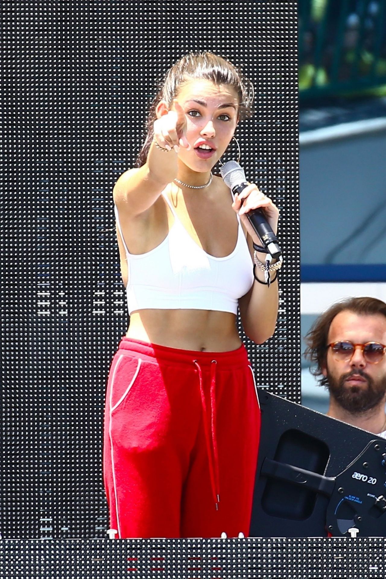 Madison Beer - Soundcheck at the Y100 Electric Mack-a-Poolooza Concert at ...1280 x 1920