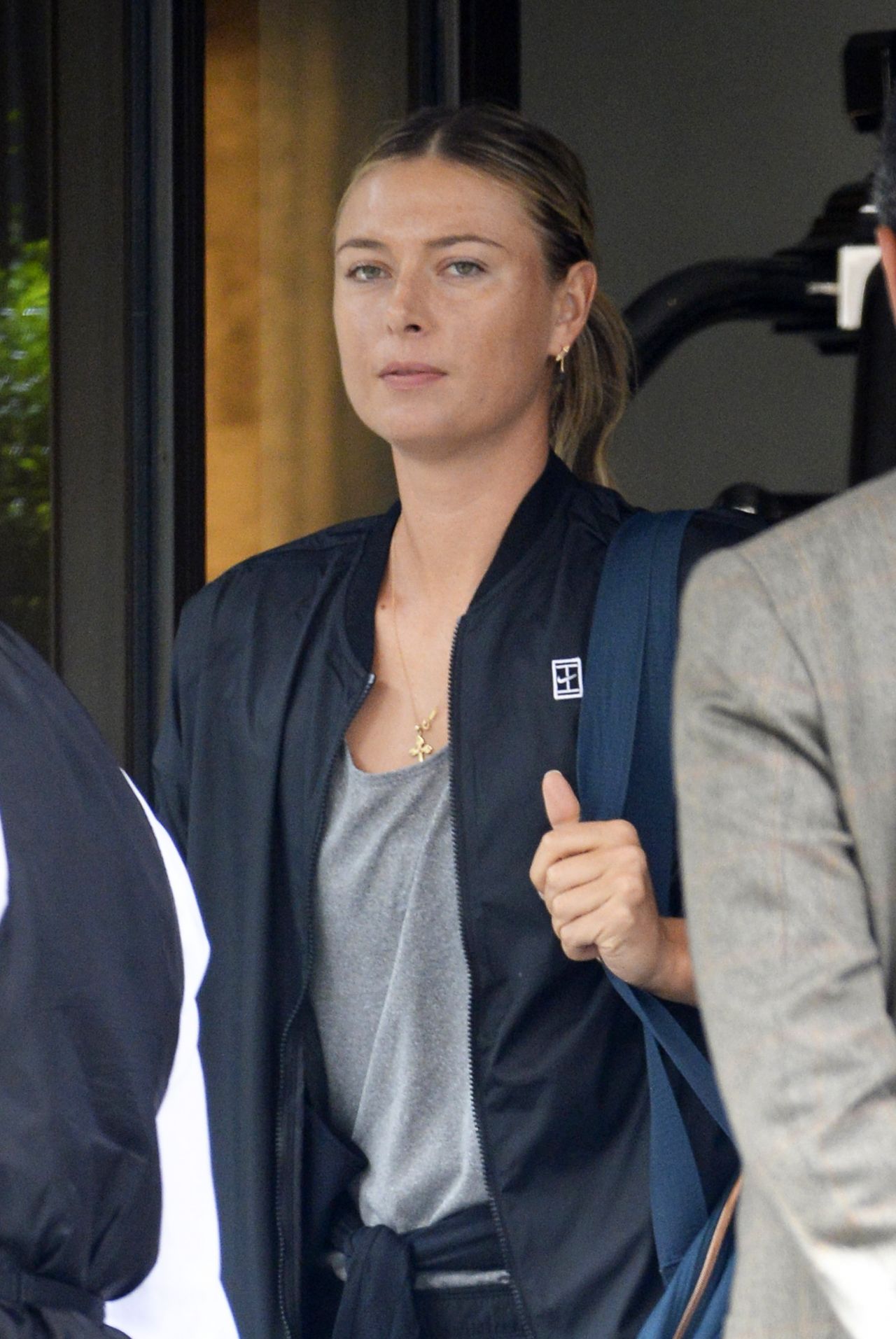 Maria Sharapova - On Way to Practice at the US Open in Flushing, NYC 08 ...