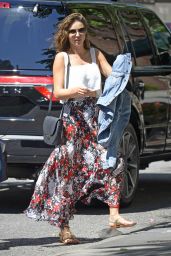 Miranda Kerr Casual Style - New York City 08/16/2017