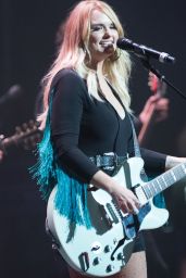Miranda Lambert - Performs Live at Hammersmith Apollo in London, UK 08/24/2017