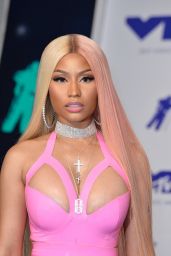 Nicki Minaj – MTV Video Music Awards in Los Angeles 08/27/2017
