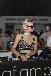Paris Hilton - Gig at the Trendy Night Club "Africana" in the Amalfi Coast