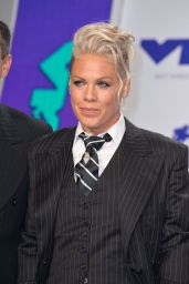 Pink – MTV Video Music Awards in Los Angeles 08/27/2017
