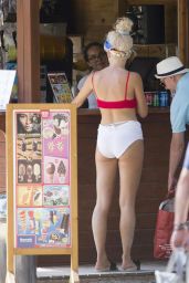 Pixie Lott Bikini Candids - Mallorca 08/24/2017