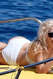 Pixie Lott Relaxing on Board Boat - Holiday in Italy 08/15/2017