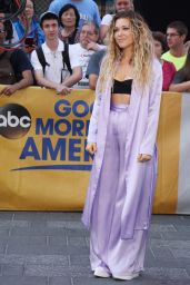 Rachel Platten - Arrives at "Good Morning America" in New York 08/21/2017