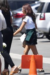 Sarah Hyland - Shooting Scenes for the New Season of "Modern Family" in LA 08/14/2017