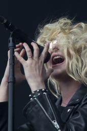 Taylor Momsen - Performs at Leeds Festival 08/27/2017