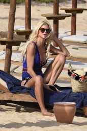 Victoria Silvstedt and Her Boyfriend Maurice Dabbah - Cala di Volpe 08/09/2017