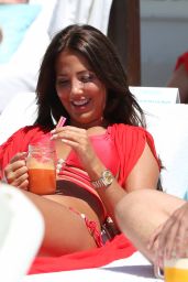 Yazmin Oukhellou - "The Only Way is Essex" Cast in Marbella 08/12/2017