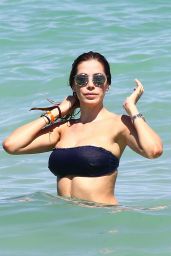 Aida Yespica Shows Off Her Toned Bikini Body - Beach in Miami 08/31/2017