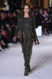 Alessandra Ambrosio – Walks Balmain Fashion Show in Paris 09/28/2017