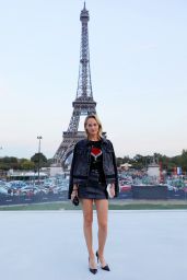 Amber Valletta - Saint Laurent Fasion Show in Paris 09/26/2017