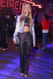 Amelia Windsor – Tommy Hilfiger Fashion Show in London 09/19/2017