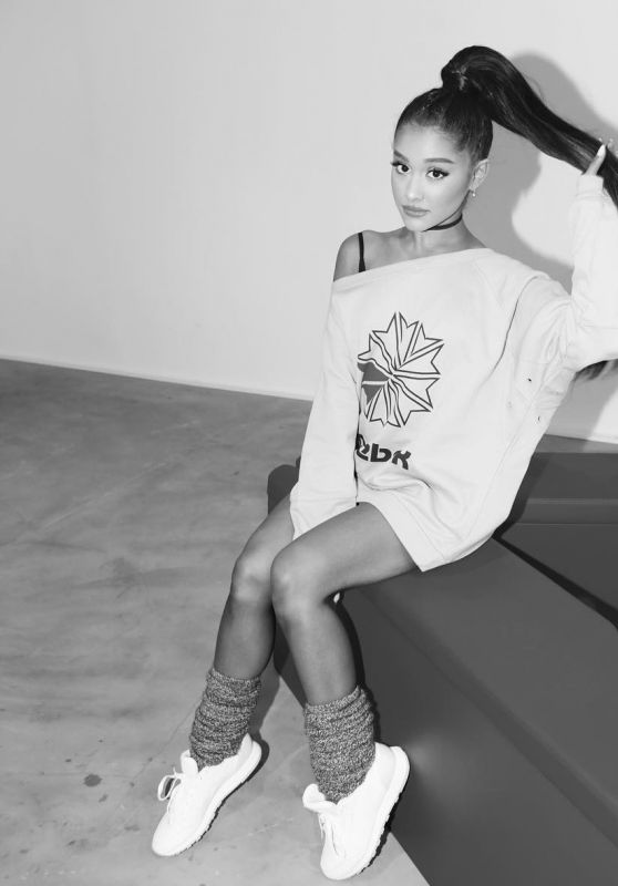 Ariana Grande - Social Media Pics 09/21/2017