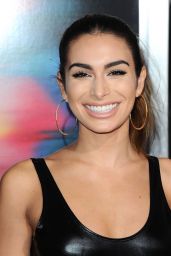 Ashley Iaconetti – “Flatliners” Premiere in Los Angeles 09/27/2017