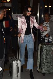 Bella Hadid - Arriving in Paris by Eurostar from London 09/25/2017