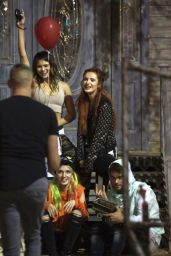 Bella Thorne - Go to the "It" Haunted House in Hollywood 09/06/2017