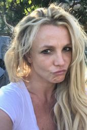 Britney Spears - Social Media Pics 09/08/2017