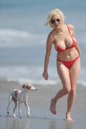 Courtney Stodden in Bikini - Beach in Los Angeles 08/29/2017