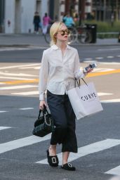 Elle Fanning - Shopping in NYC 09/11/2017