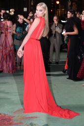 Elsa Hosk – Green Carpet Fashion Awards, Italia 2017