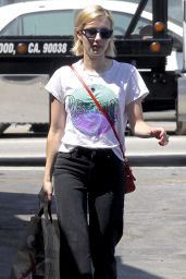 Emma Roberts - Grabs a Bag of Groceries at Bristol Farms in West Hollywood 08/31/2017