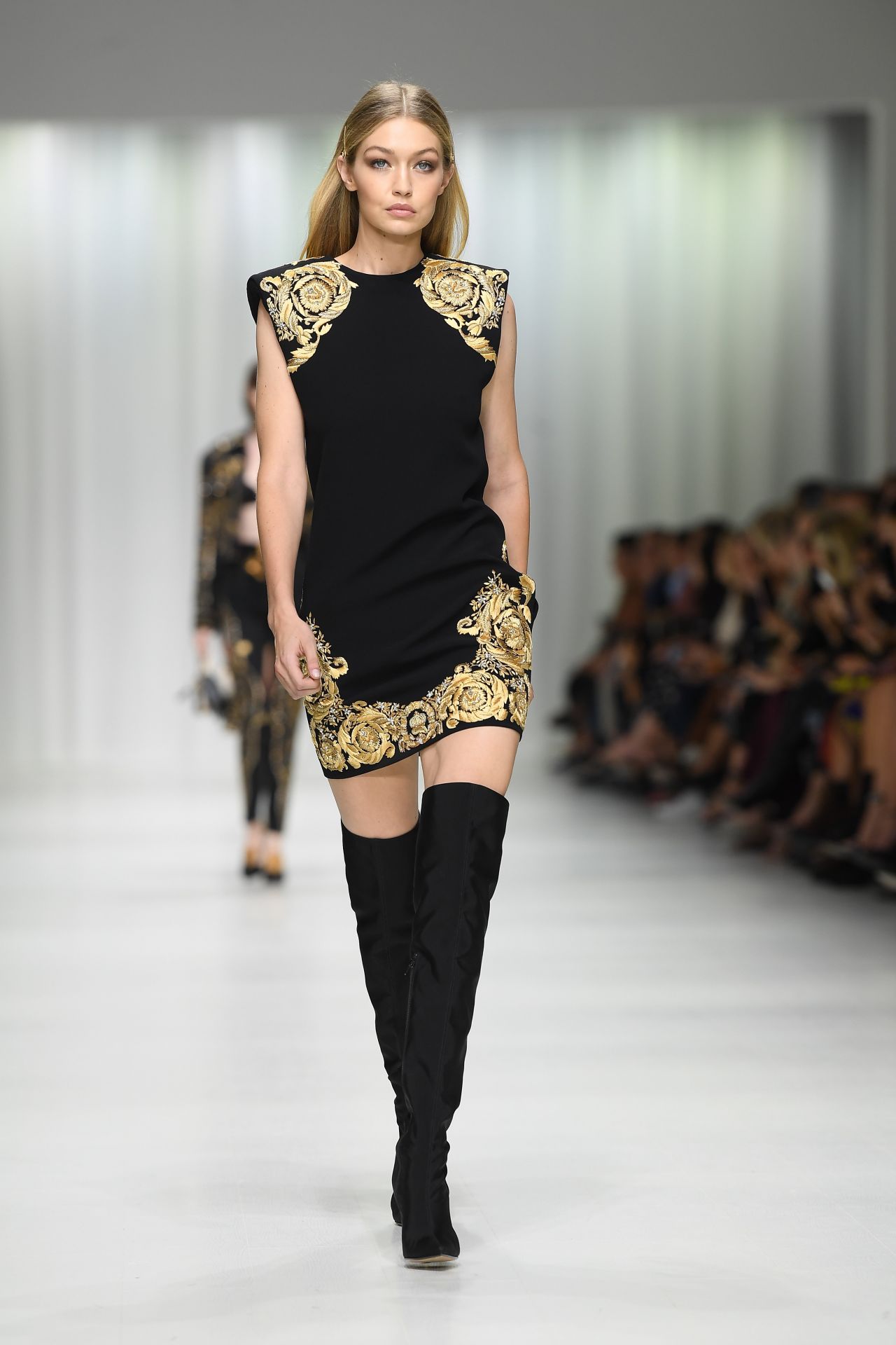 Gigi hadid versace