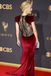 Gillian Anderson – Emmy Awards in Los Angeles 09/17/2017