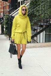 Hailey Baldwin Street Fashion - New York City 09/09/2017