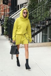Hailey Baldwin Street Fashion - New York City 09/09/2017