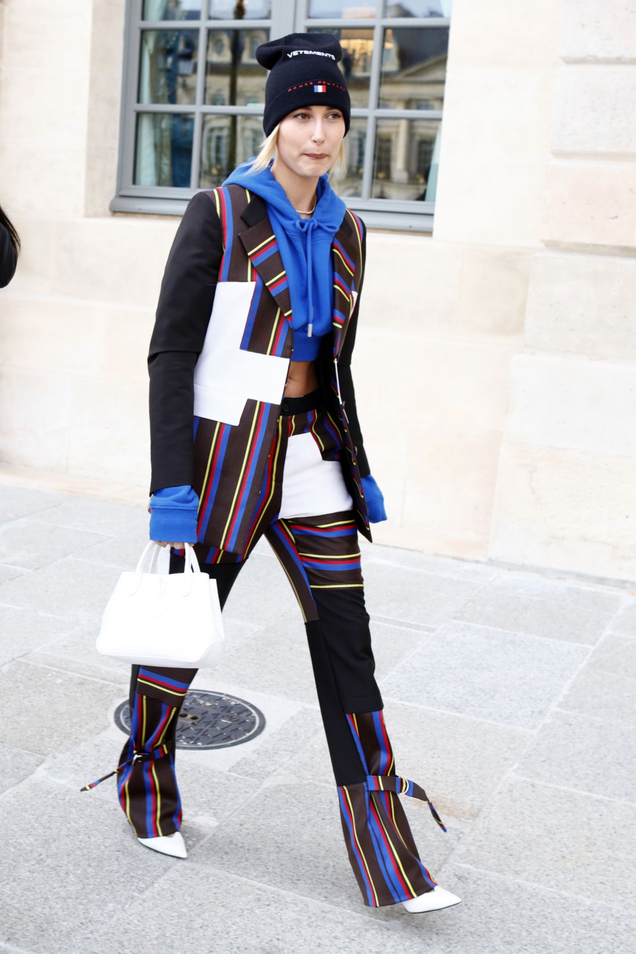 Hailey Baldwin Style and Fashion Inspirations - Paris, France 09/27 ...