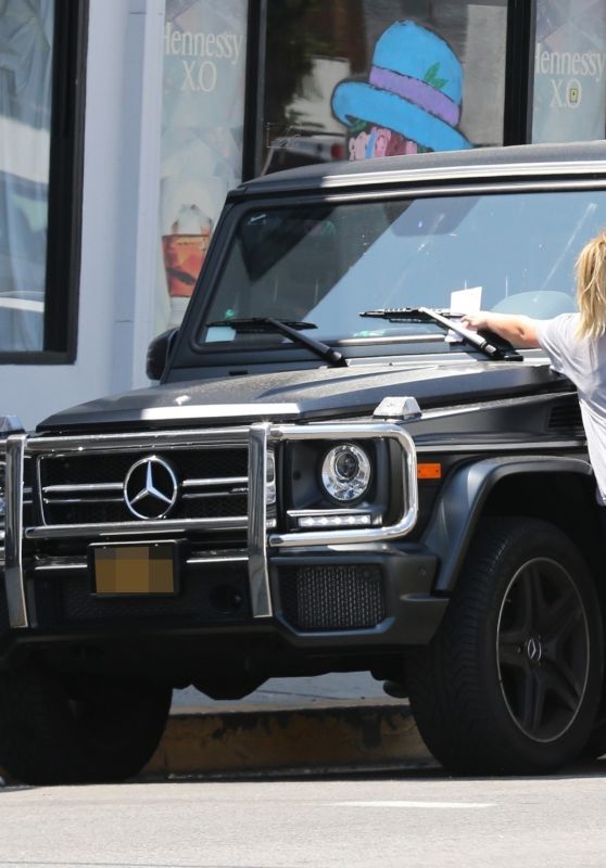 Hilary Duff - Gets a Parking Ticket in LA 09/08/2017