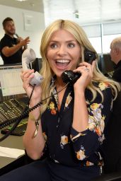 Holly Willoughby – BGC Charity Day in London 09/11/2017
