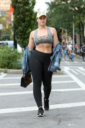 Iskra Lawrence - Walks to the Gym in Chelsea in NYC 09/12/2017