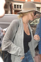Jennifer Lawrence - Arriving at Her Hotel in London 09/06/2017