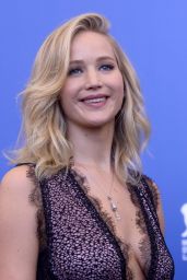 Jennifer Lawrence - "Mother" Photocall at the Venice Festival 09/05/2017