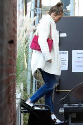 Jennifer Lopez Street Style - Beverly Hills, CA 09/12/2017