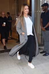 Jessica Alba in Casual Attire - Leaving Her Hotel in NYC 09/08/2017