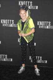 Jojo Siwa – Knott’s Scary Farm Celebrity Night in Buena Park CA 09/29/2017