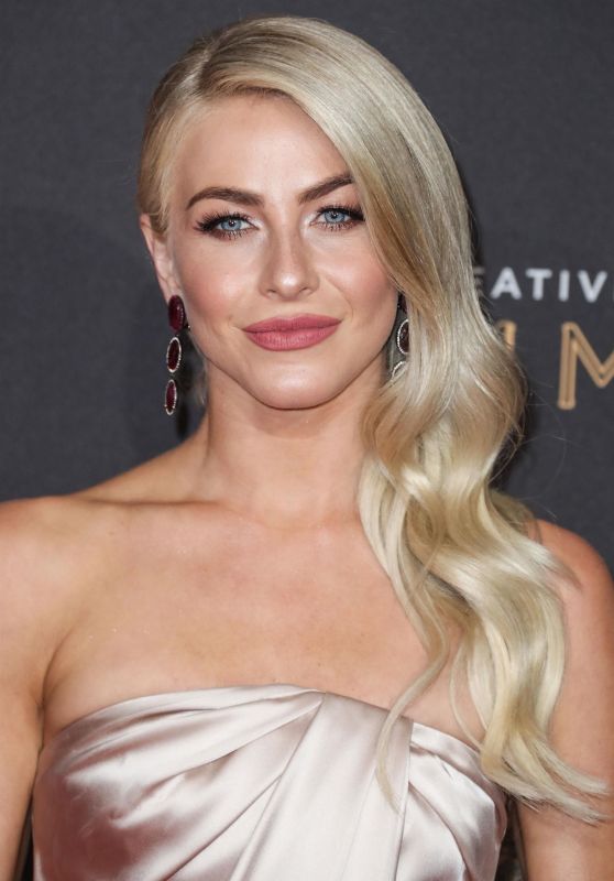 Julianne Hough – Creative Arts Emmy Awards in Los Angeles 09/09/2017