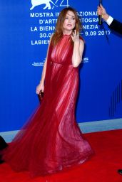 Julianne Moore – The Franca Sozzani Award in Venice, Italy 09/01/2017