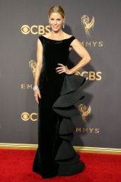 Julie Bowen – Emmy Awards in Los Angeles 09/17/2017