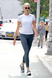 Karlie Kloss in Tights - Hits the Gym in NYC 09/12/2017