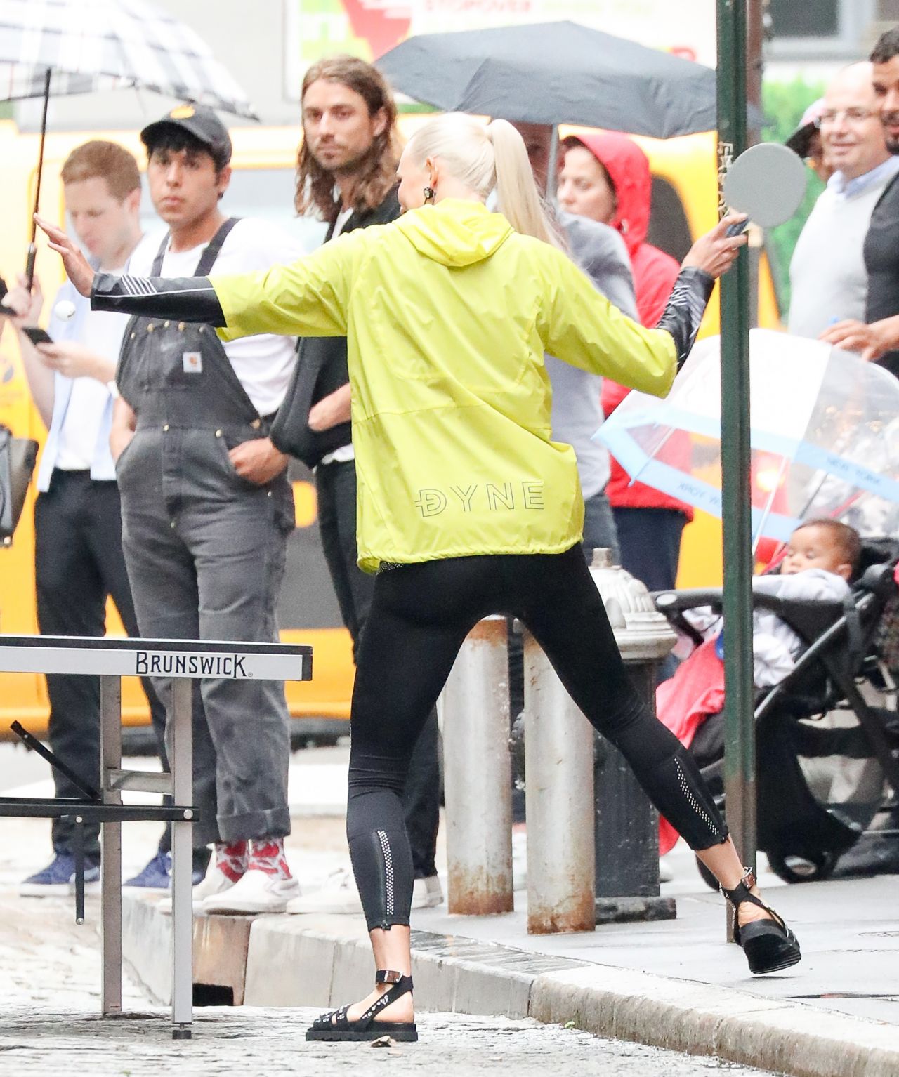 Karlie Kloss - Playing Tennis for a Photoshoot in Tribeca, NYC 09/07