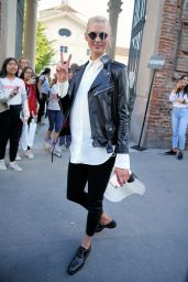 Karlie Kloss - Rides Off On a Motorcycle in Milan 09/20/2017