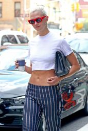 Karlie Kloss Shows Off Her Eclectic Style - NYC 09/08/2017