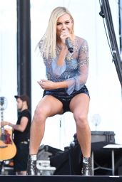 Kelsea Ballerini Performs at iHeart Radio Festival in Las Vegas 09/23/2017