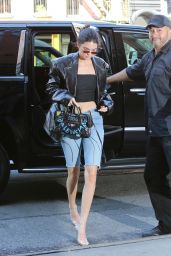 Kendall Jenner - Arrives at a Hotel in New York City 09/13/2017