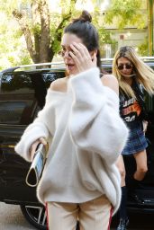 Kendall Jenner - Out in Milan, Italy 09/21/2017